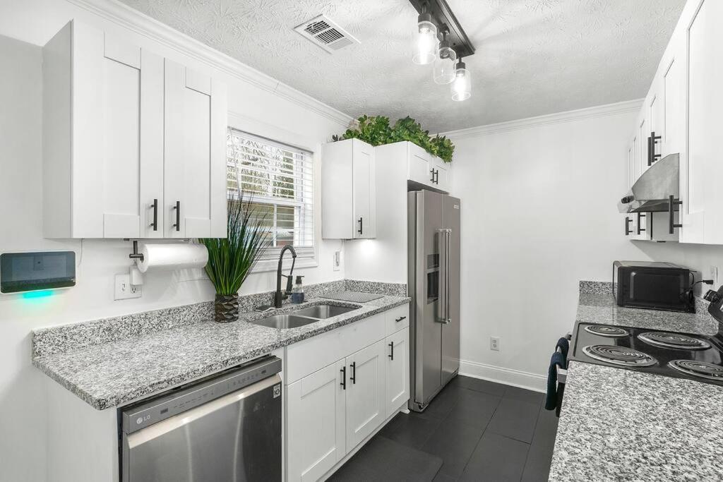 Modern 3Bd,2Ba Townhome Near Stadiums In Metro-Atl แอตแลนตา ภายนอก รูปภาพ